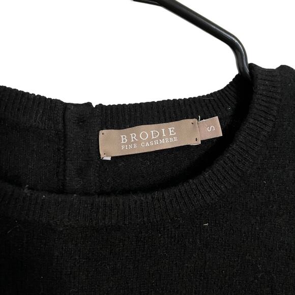 Brodie Fine 100% Cashmere Crewneck Button Back Black Sweater Size Small - Picture 3 of 9